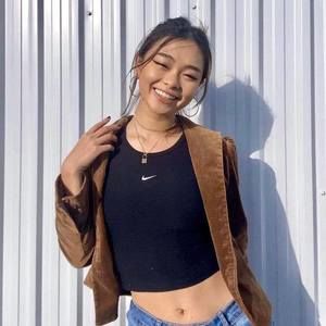 Meet your Posher, Ellen